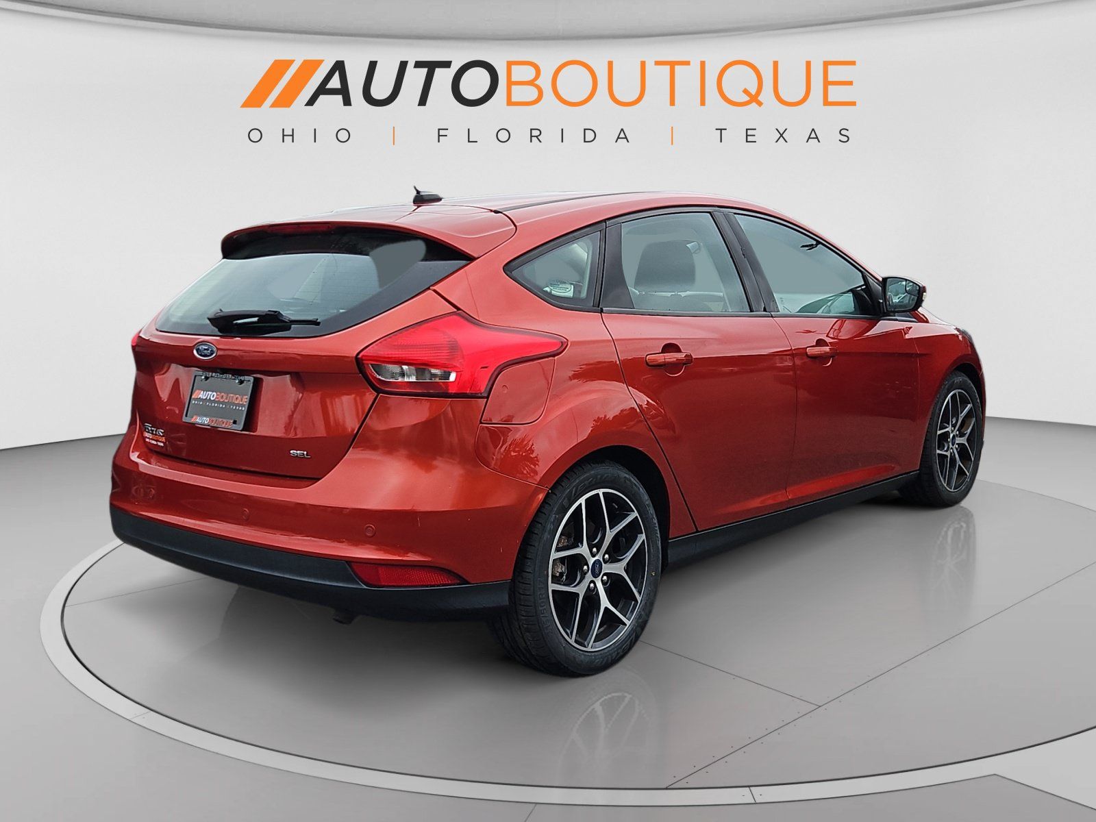 Used 2018 Ford Focus SEL w/ Cold Weather Package FWD image 5