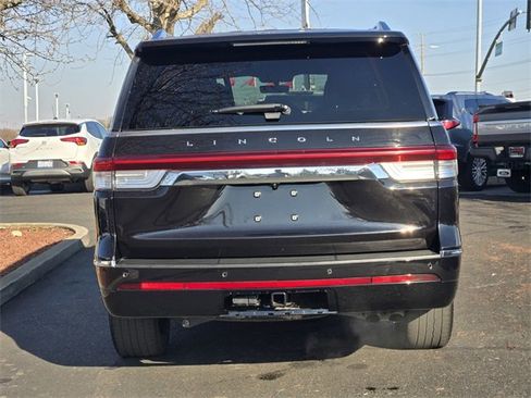 Used 2024 Lincoln Navigator Reserve image 5