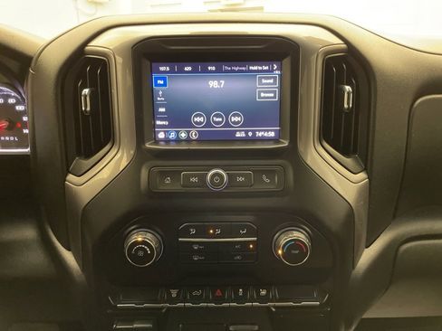 Used 2021 Chevrolet Silverado 2500 Custom w/ Custom Value Package image 15