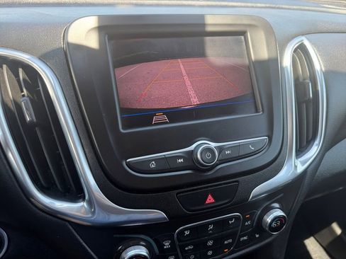 Used 2021 Chevrolet Equinox LT FWD image 23