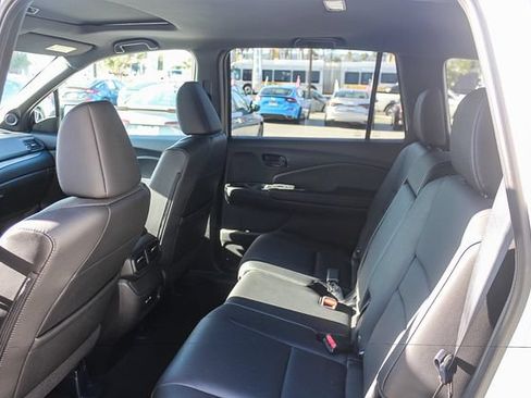 Used 2025 Honda Passport EX-L image 23