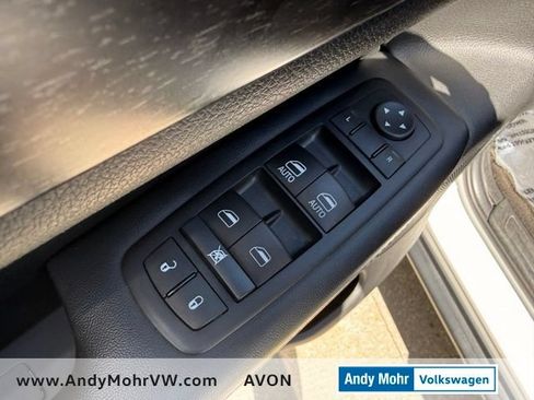 Used 2015 Jeep Grand Cherokee Laredo w/ Quick Order Package 23E AWD/4WD image 16