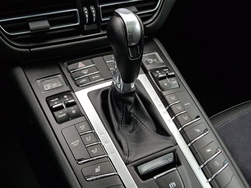 Used 2020 Porsche Macan AWD/4WD image 14