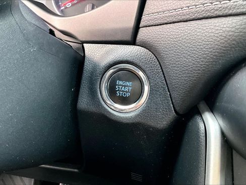 Used 2019 Toyota RAV4 XLE w/ Convenience Package FWD image 35