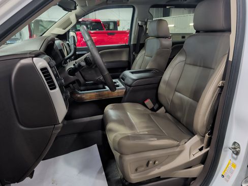 Used 2018 GMC Sierra 1500 SLT w/ SLT Premium Package AWD/4WD image 9