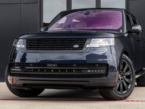 Used 2023 Land Rover Range Rover Long Wheelbase SE AWD/4WD image 3