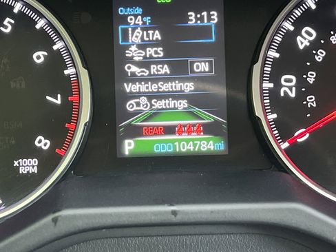 Used 2022 Toyota RAV4 LE FWD image 23