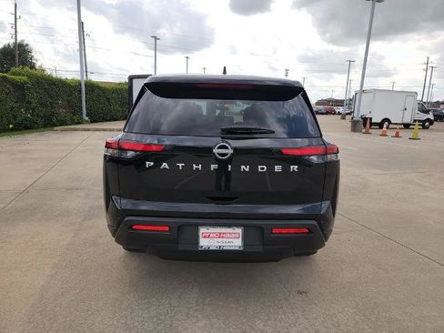 Certified 2025 Nissan Pathfinder S FWD image 6