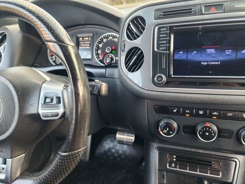 Used 2016 Volkswagen Tiguan R-Line FWD image 31