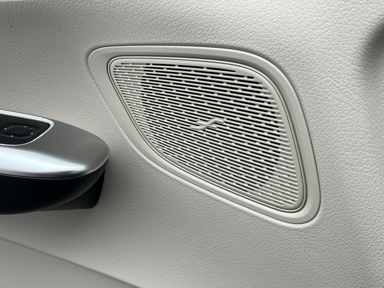 Used 2026 Mercedes-Benz GLC 300 4MATIC image 34