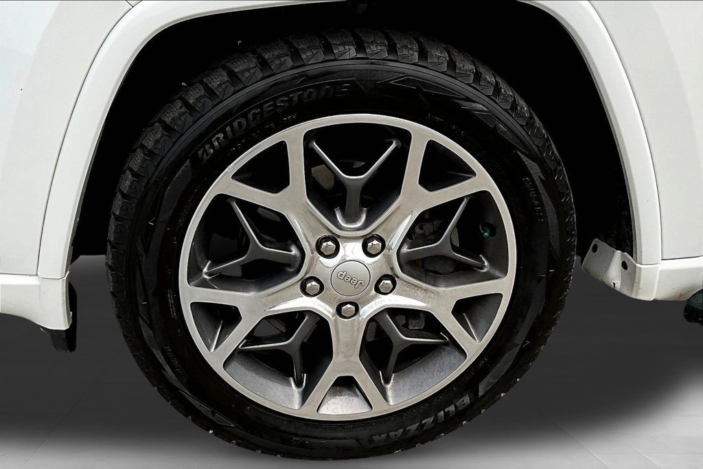 Used 2021 Jeep Grand Cherokee Overland AWD/4WD image 36