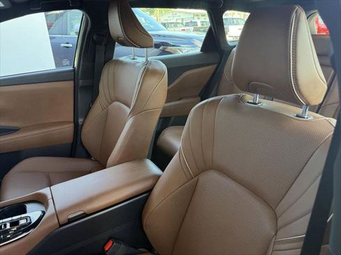 Certified 2025 Toyota Crown Signia AWD/4WD image 15