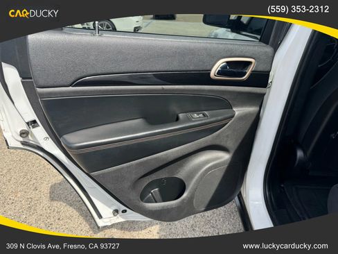 Used 2016 Jeep Grand Cherokee Laredo 75th Anniversary image 19