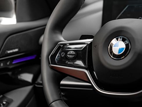 Used 2025 BMW 530i RWD image 24