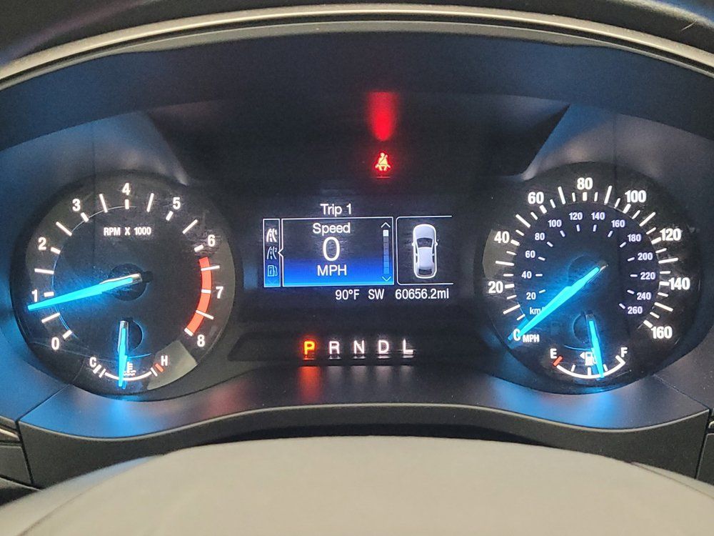 Used 2018 Ford Fusion SE FWD image 23