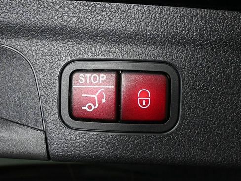 Certified 2025 Mercedes-Benz GLE 450e 4MATIC image 32