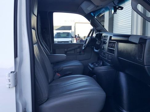 Used 2022 Chevrolet Express 2500 w/ Driver Convenience Package RWD image 19
