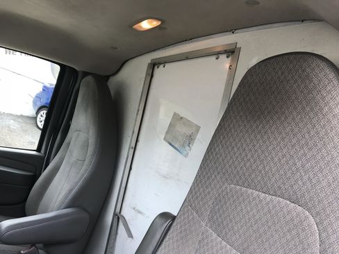 Used 2012 Chevrolet Express 3500 RWD image 8