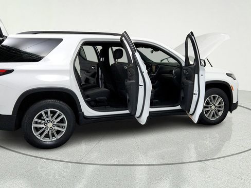 Certified 2023 Chevrolet Traverse LT FWD image 13