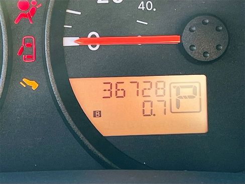 Used 2020 Nissan Frontier SV w/ Midnight Edition Floor Mats image 12