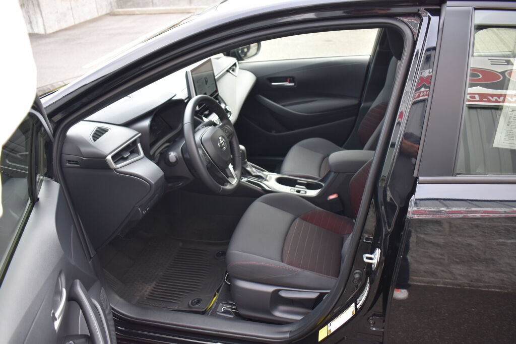 Used 2026 Toyota Corolla SE FWD image 18