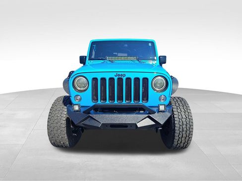 Used 2017 Jeep Wrangler Sahara AWD/4WD image 8