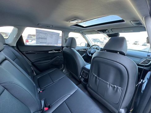 New 2026 Kia Seltos EX image 17