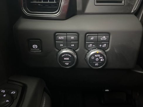 Used 2025 GMC Sierra 1500 AT4 AWD/4WD image 61