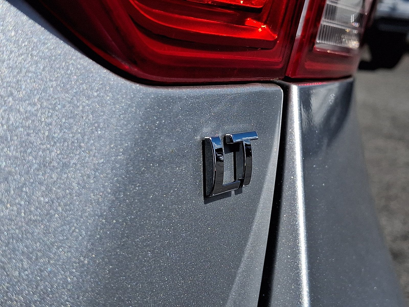 Used 2016 Chevrolet Impala LT FWD image 29