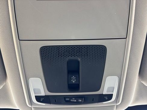 Used 2025 Honda CR-V EX-L image 16