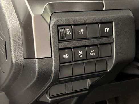 Used 2025 Toyota 4Runner TRD Off-Road image 32