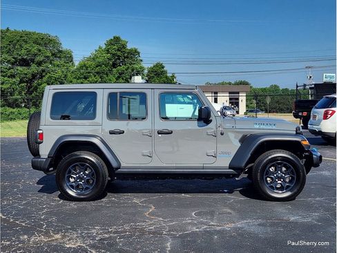 Used 2023 Jeep Wrangler Unlimited w/ Sun & Screen Package AWD/4WD image 11