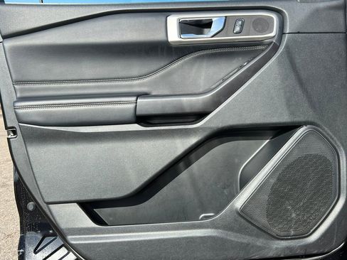 Used 2020 Ford Explorer XLT w/ Equipment Group 202A image 16