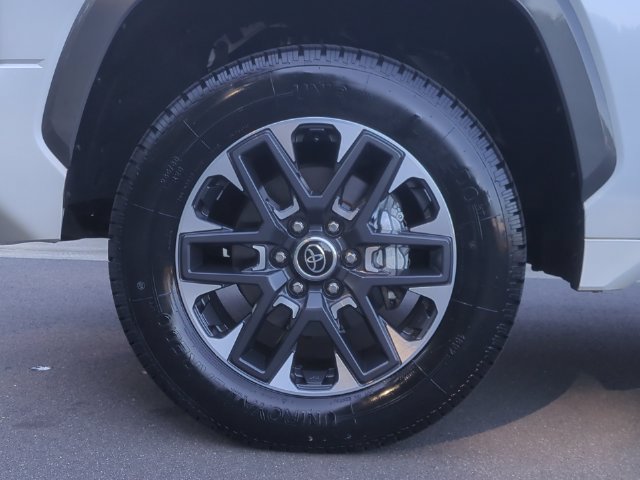 Used 2023 Toyota Tundra Limited AWD/4WD image 19