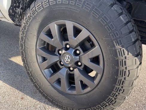 Used 2023 Toyota Tacoma SR5 w/ Technology Package AWD/4WD image 5