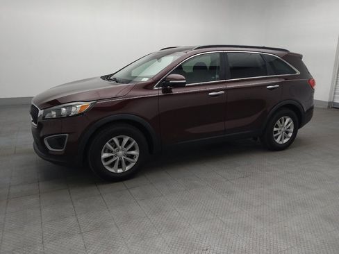 Used 2017 Kia Sorento FWD w/ LX Convenience Package image 2