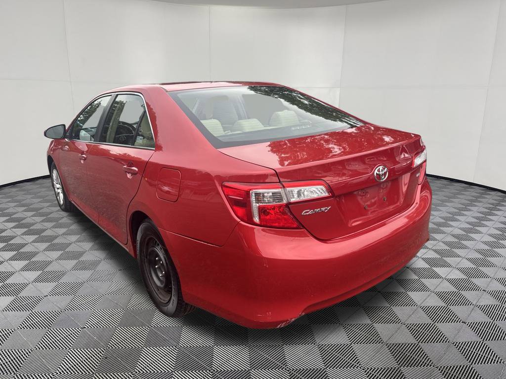Used 2012 Toyota Camry LE FWD image 12