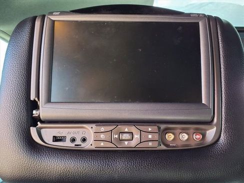 Used 2017 Ford Explorer XLT w/ Equipment Group 202A image 11