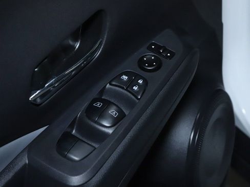 Certified 2023 Nissan Kicks SR w/ SR Premium Package FWD image 18
