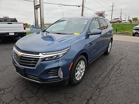 Used 2024 Chevrolet Equinox LT image 3