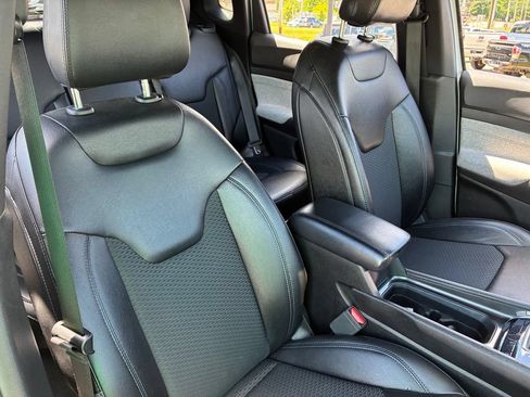 Used 2024 Jeep Compass Latitude AWD/4WD image 42