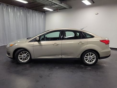 Used 2016 Ford Focus SE image 6