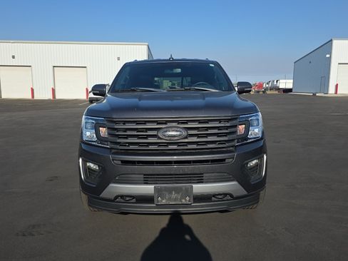 Used 2018 Ford Expedition XLT w/ Equipment Group 202A AWD/4WD image 2