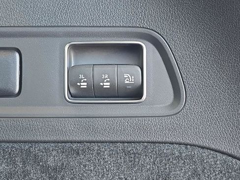 New 2026 Mercedes-Benz GLS 450 4MATIC image 40