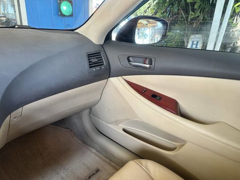 Used 2007 Lexus ES 350 w/ Premium Pkg image 15