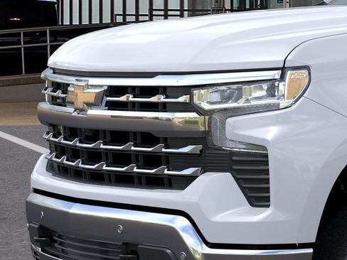 New 2026 Chevrolet Silverado 1500 LTZ w/ Z71 Off-Road Package AWD/4WD image 13