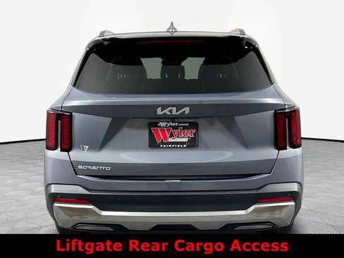 Used 2024 Kia Sorento S w/ Panoramic Sunroof Package FWD image 5