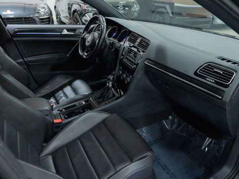 Used 2016 Volkswagen Golf 4-Door image 24