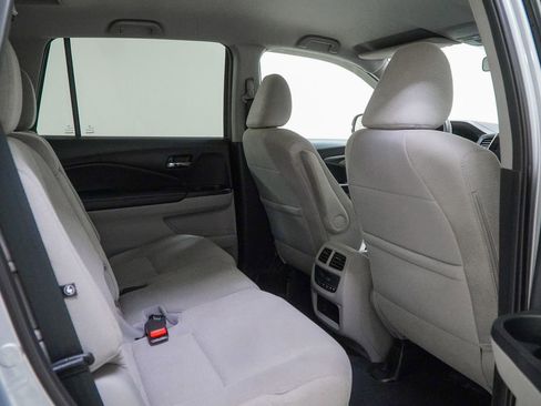 Used 2018 Honda Pilot EX image 40