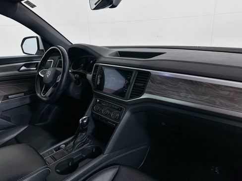 Used 2021 Volkswagen Atlas Cross Sport SE image 29